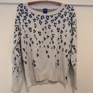 GAP size M cheetah print sweater.